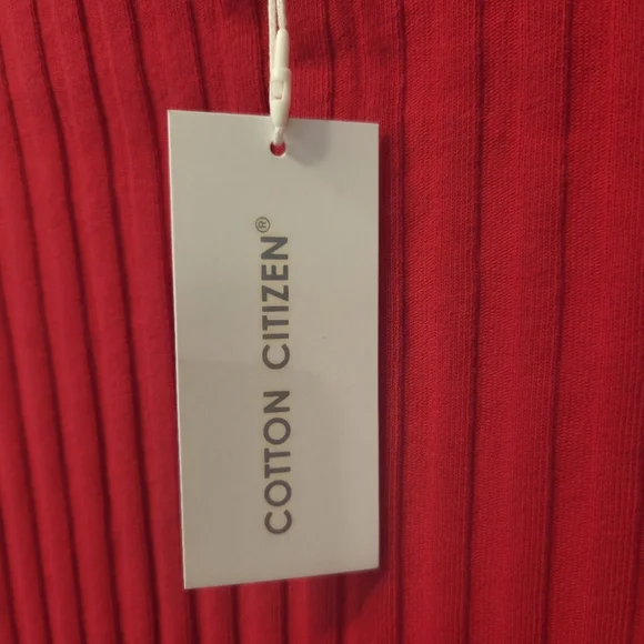 Cotton Citizen Capri Red/Pink Ribbed Mini Form Fitted Skirt for Any Occasion - Picture 3 of 10